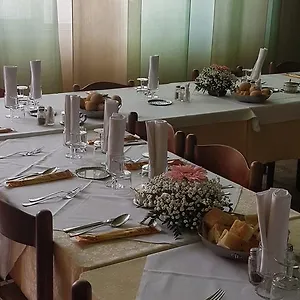 https://hotel-la-favorita.it-lombardy.com